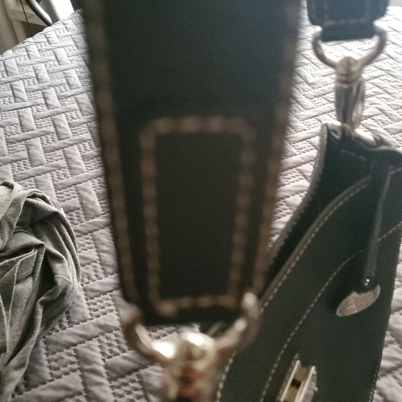 💯 authentic Dooney & Bourke - Picture 14 of 14